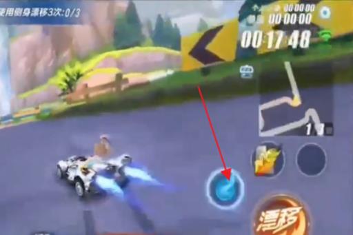 QQ飞车弹射甩尾为什么老是弄不出来?5