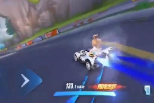 QQ飞车弹射甩尾为什么老是弄不出来?6